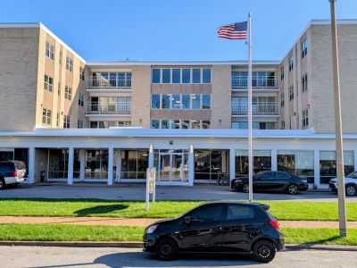 Delhaven Manor Photo